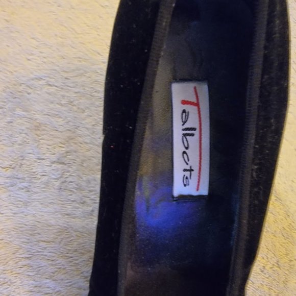 Talbots Velvet Pumps Heels 9.5M Genuine Leather Sole, Made in Italy, Never Worn - Picture 3 of 8
